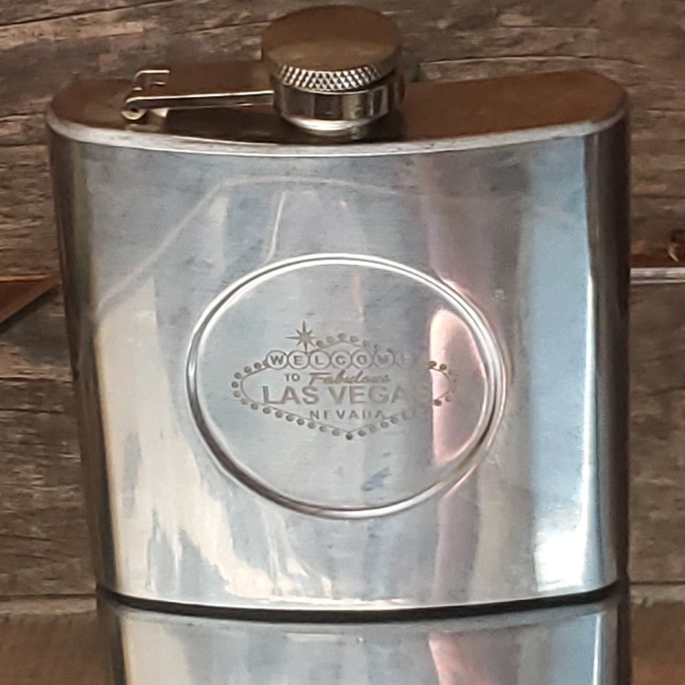 Welcome to Las Vegas Flask - 5 oz Stainless Steel Flask.   Vintage Vegas.